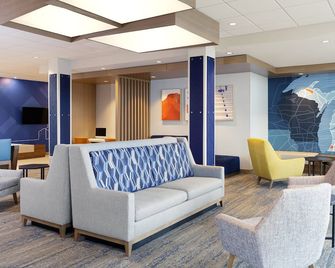 Holiday Inn Express & Suites Terre Haute By IHG - Terre Haute - Lounge