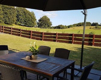 Eifel Dream Zingsheld with Private Outdoor Whirlpool and Sauna - Fleringen - Patio
