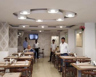 Aum Hotel - Puttaparthi - Restaurant