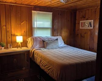 Americana - Cabin #6 - Prudenville - Habitación