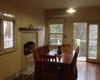 Pemberton - Beechworth - Dining room