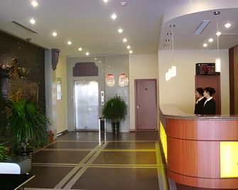 Greentree Inn Cangzhou Construction Avenue Express - Cangzhou - Front desk