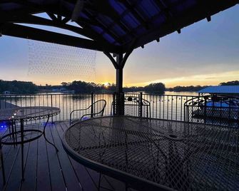 Huge Logan Martin Lake House - Pell City - Balkon