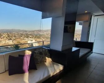 Ernestina Village Resort Apart & Suites - Villa Carlos Paz - Parveke