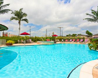 Hilton Garden Inn Victoria - Victoria - Piscina