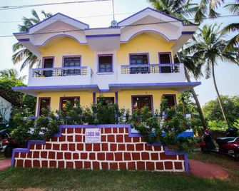 OYO Lobo's Guest House - Cavelossim - Gebäude