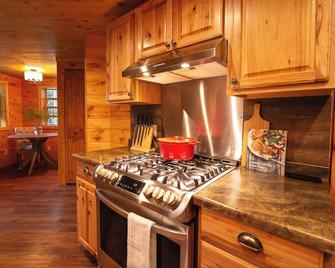 New Cottage in the Northwoods - Orr - Cocina