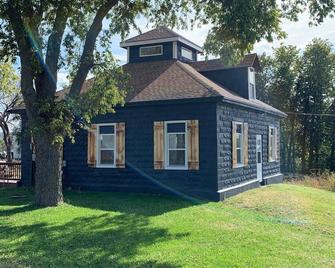 Sportsman's cabin near the Missouri River - Oacoma - Будівля