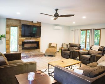 5 Bedroom Rustic Home North Conway - Great for Families! - Conway - Wohnzimmer