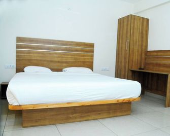 The Red Lotus Premium - Mysore - Bedroom