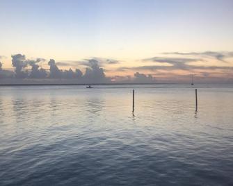 Lillian's Bungalows - Second Floor Ocean View - Green Turtle Cay - Outdoors view