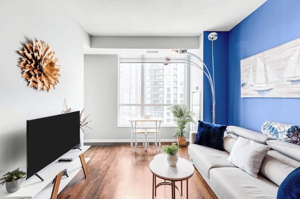 أيه أو سي سويتس - لاكشري كوندو - سيتي فيو - تورونتو - غرفة معيشة