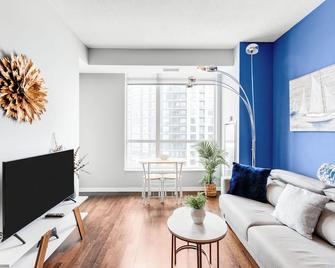 Aoc Suites - Luxury Condo - City View - Toronto - Living room