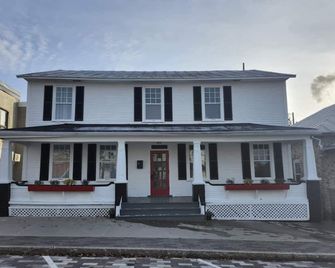 Auberge Le Cosy Amos - Amos - Building