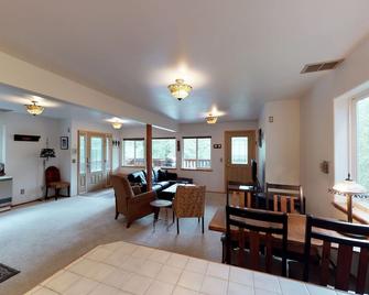 Jewel Chalet - Girdwood - Sala de estar