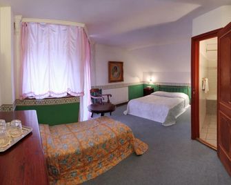 Hotel Panzió 100 - Szentendre