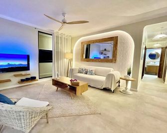 Luxury Eden & Spa Private Jacuzzi Moorea View Pool Fiber Wi-Fi - Punaauia - Salon