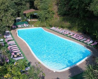 Seven Hills Village - Rome - Zwembad