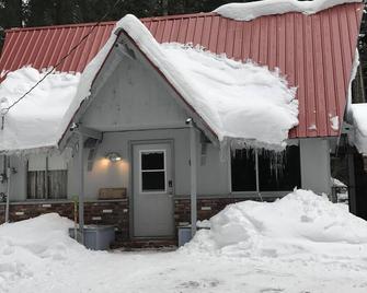 Real Mountain Cabin with access to Fish Lake - Leavenworth
