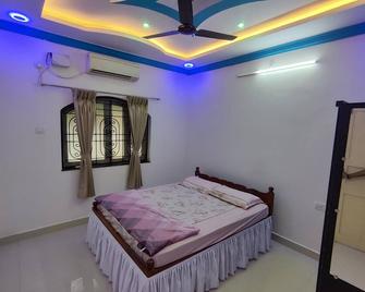 Serene Homestay is where you can relax enjoying beauty of Miramar beach a walkab - Panaji