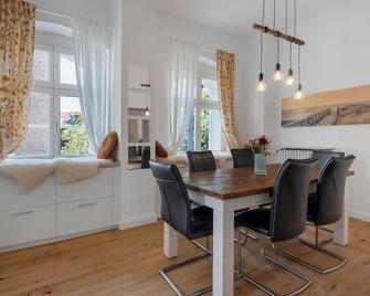 Boardinghouse am Herforder Tor für 8 Personen auf 185 m2 - Bad Salzuflen - Dining room