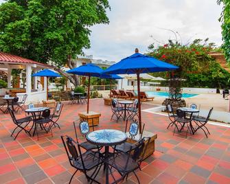 Hotel Fiesta - Puerto Ayora - Patio