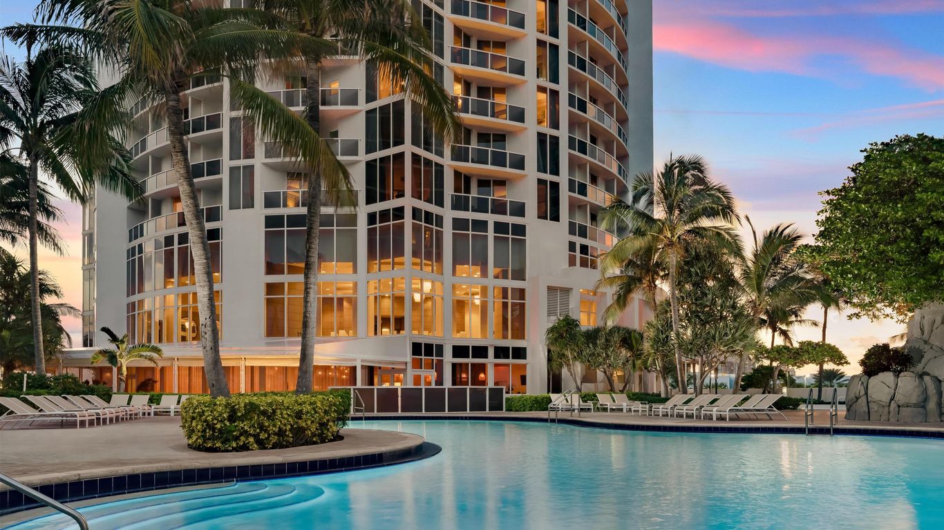 Trump International Beach Resort