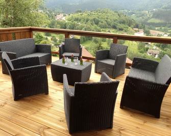 Superb quiet wooden chalet with sauna, WIFI, southern exposure - Ventron - Balkón