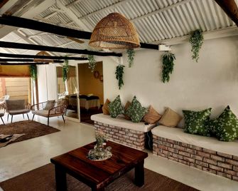 Villa Mexicana Guesthouse - Kimberley - Lobby