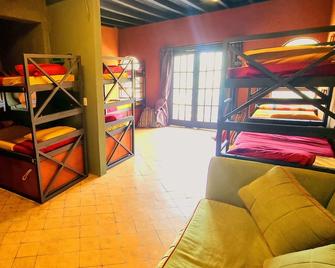 Circo Hostel - Asuncion - Bedroom