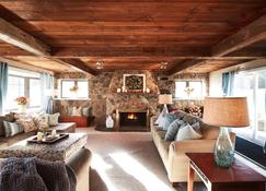 Spacious And Private Renovated Farmhouse For The Whole Family - Sunapee - Wohnzimmer