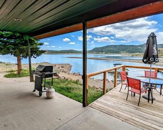 Lakeside lodging, fishing and recreation. - Panguitch - Patio