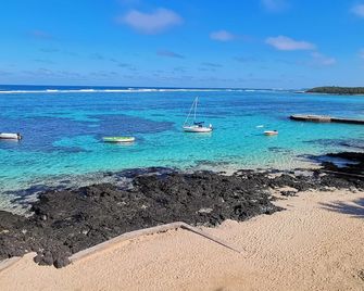 Blue Beryl Guest House - Blue bay - Playa