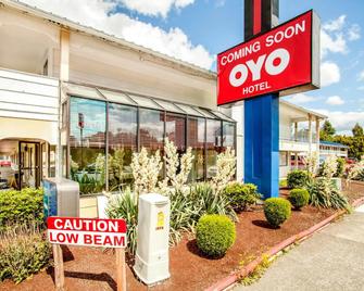 OYO Hotel Centralia - Centralia - Gebouw