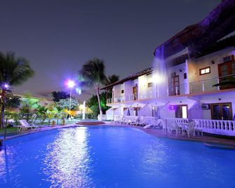 بنكوس برايا هوتل - بورتو سيغورو - حوض السباحة