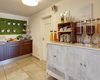 Neckarbett - Lauffen am Neckar - Buffet