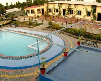 Samardha Jungle Resort - Bhopal - Piscina