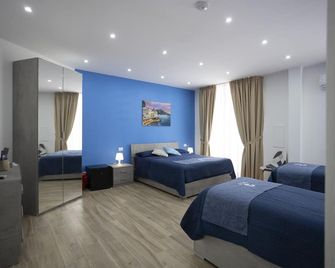 Giuly Suites & Rooms - Naples - Bedroom