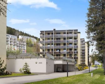 Apartment Allod Park Haus B E01 by Interhome - Davos - Edificio