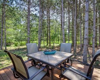 Wadena Vacation Rental ~ 1 Mi to Downtown! - Wadena - Patio