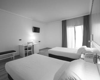 Hotel Alfonso I - Tuy - Bedroom