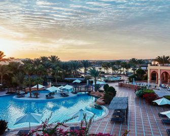 Steigenberger Coraya Beach - Adults Only - פורט ח'אליב - בריכה