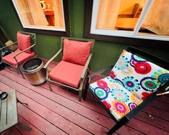 Charming Cottage In Gorgeous St Helens\nFrog’s Hollow Is Family & Pet Friendly - Saint Helens - Balcón