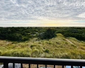 Ocean Paradise Hotel & Resort - Ocean Shores - Balcony