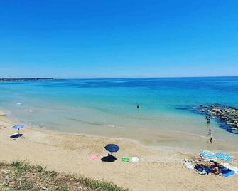 villa Francesca on the sea - Avola - Beach