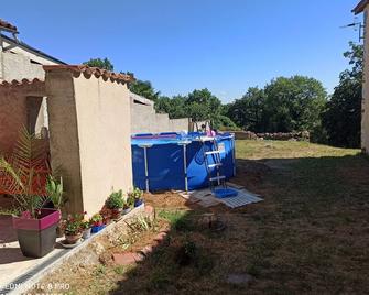 Peaceful Cottage In The Countryside .. - Mirandol-Bourgnounac - Patio