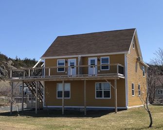 Admirals Bed and Breakfast - Twillingate - Building