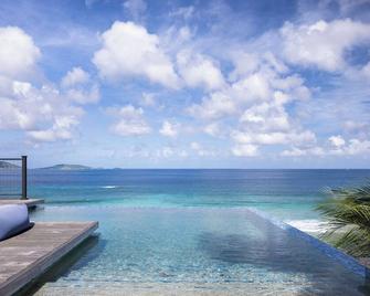 The Beach House - Beach-Chic Luxury Just Steps From Long Bay Beach - Guana Island
