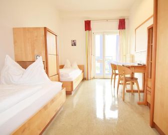 Gästehaus Salvatorianerinnen - 梅拉諾 - 臥室