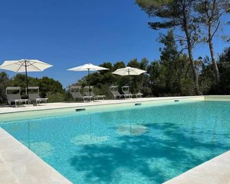 Villa Leonardo Luxury Locorotondo - Locorotondo - Piscina